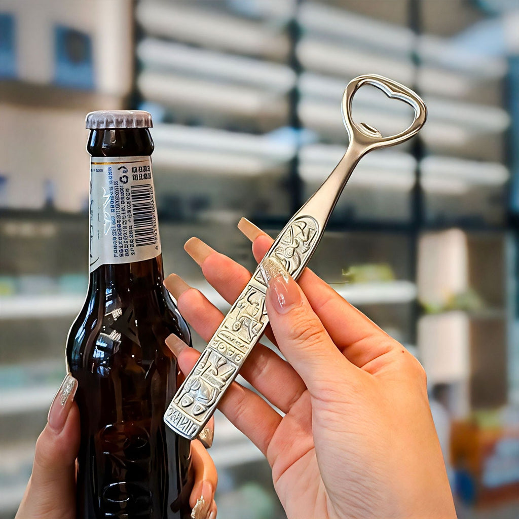 Stainless steel beer bottle opener, creative heart-shaped embossed bottle opener