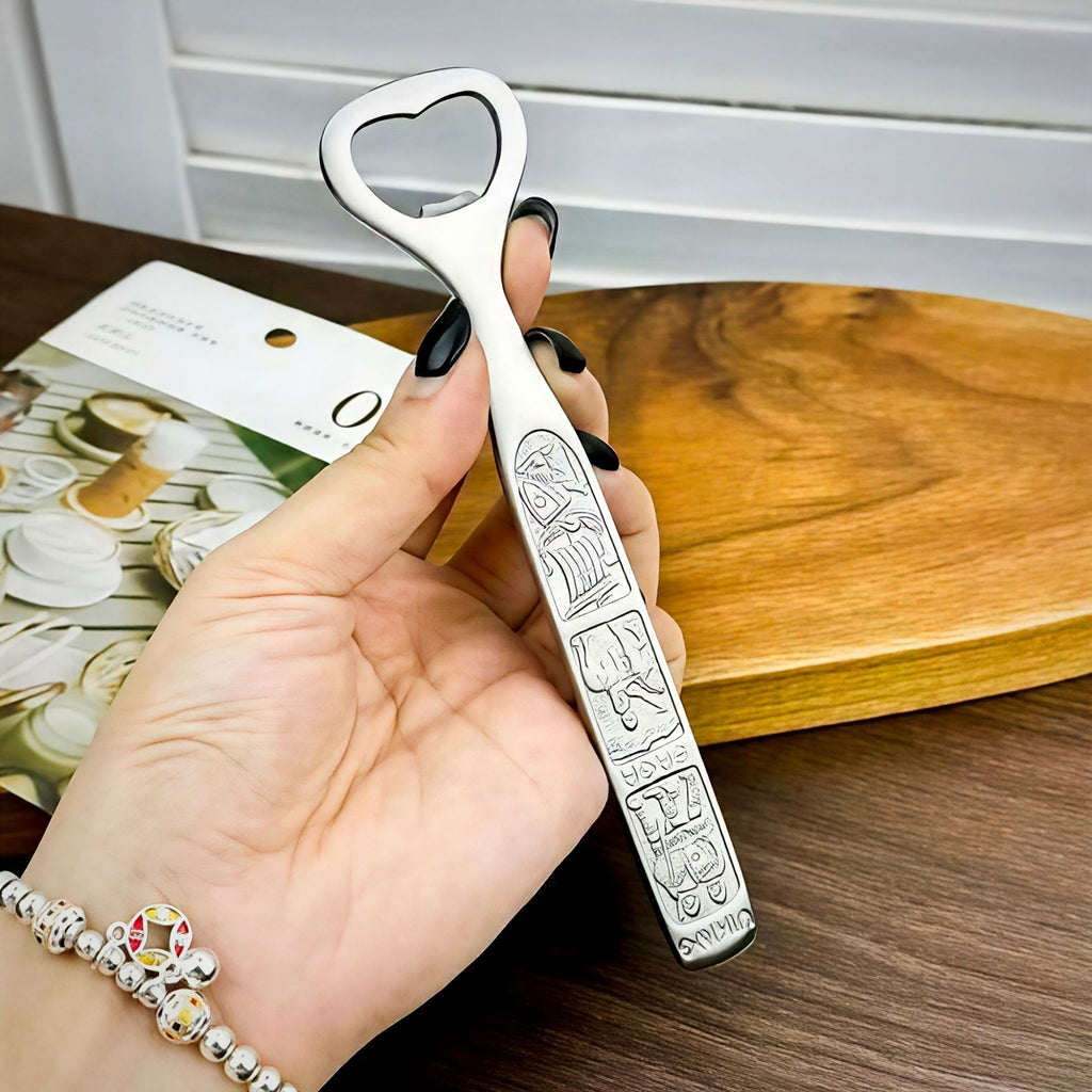 Stainless steel beer bottle opener, creative heart-shaped embossed bottle opener